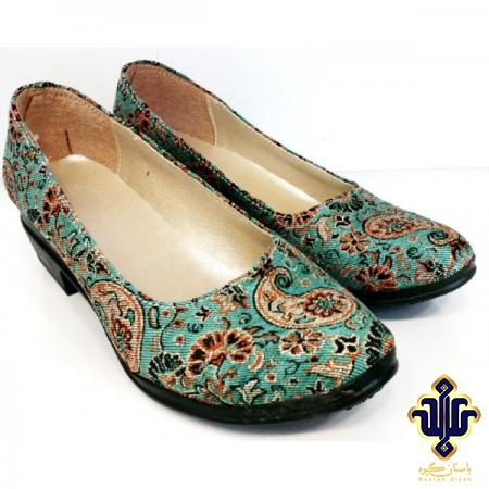 Positive features of sponge sole traditional shoes