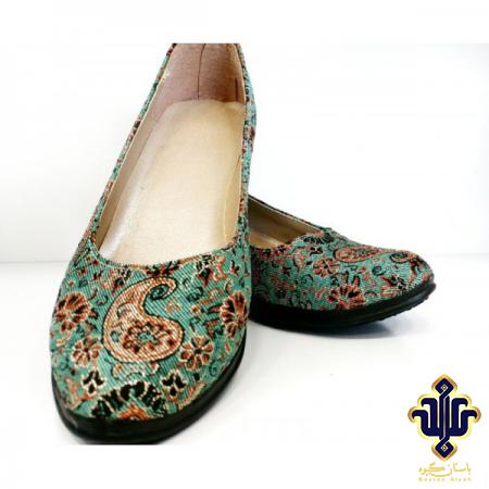 Positive features of foam sole traditional shoes