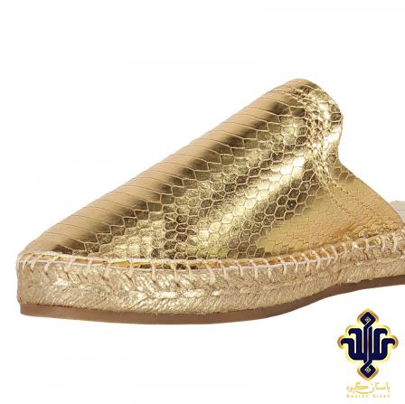 Distributing leather espadrilles in bulk